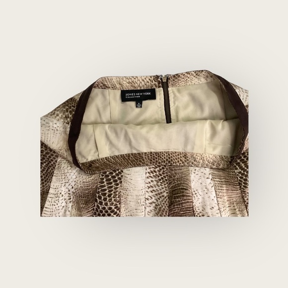 Jones New York Animal Print Brown Tan Flare Zipper Skirt Polyester. Size 6 - Picture 5 of 8